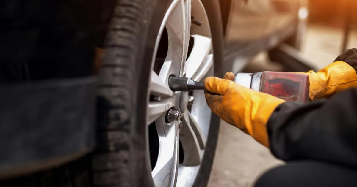 Wheel Alignment & Tyre Wear: Signs & Fixes